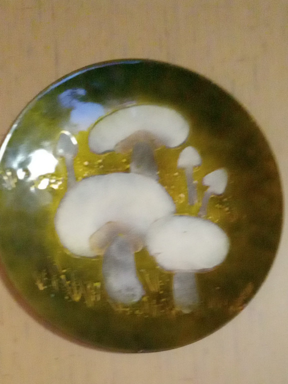 Art glass paperweight with mushroom design