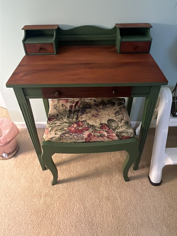 Wooden writing desk with hutch in green and cherry finish