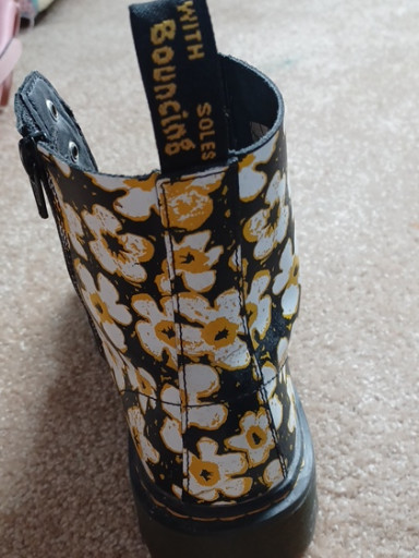 Dr. Martens Junior 1460 Pansy Fayre patent leather boots