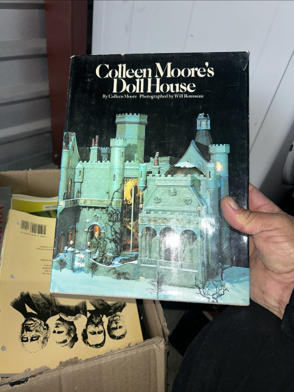 Libro 'Colleen Moore's Doll House' por Colleen Moore, fotografiado por Will Rousseau
