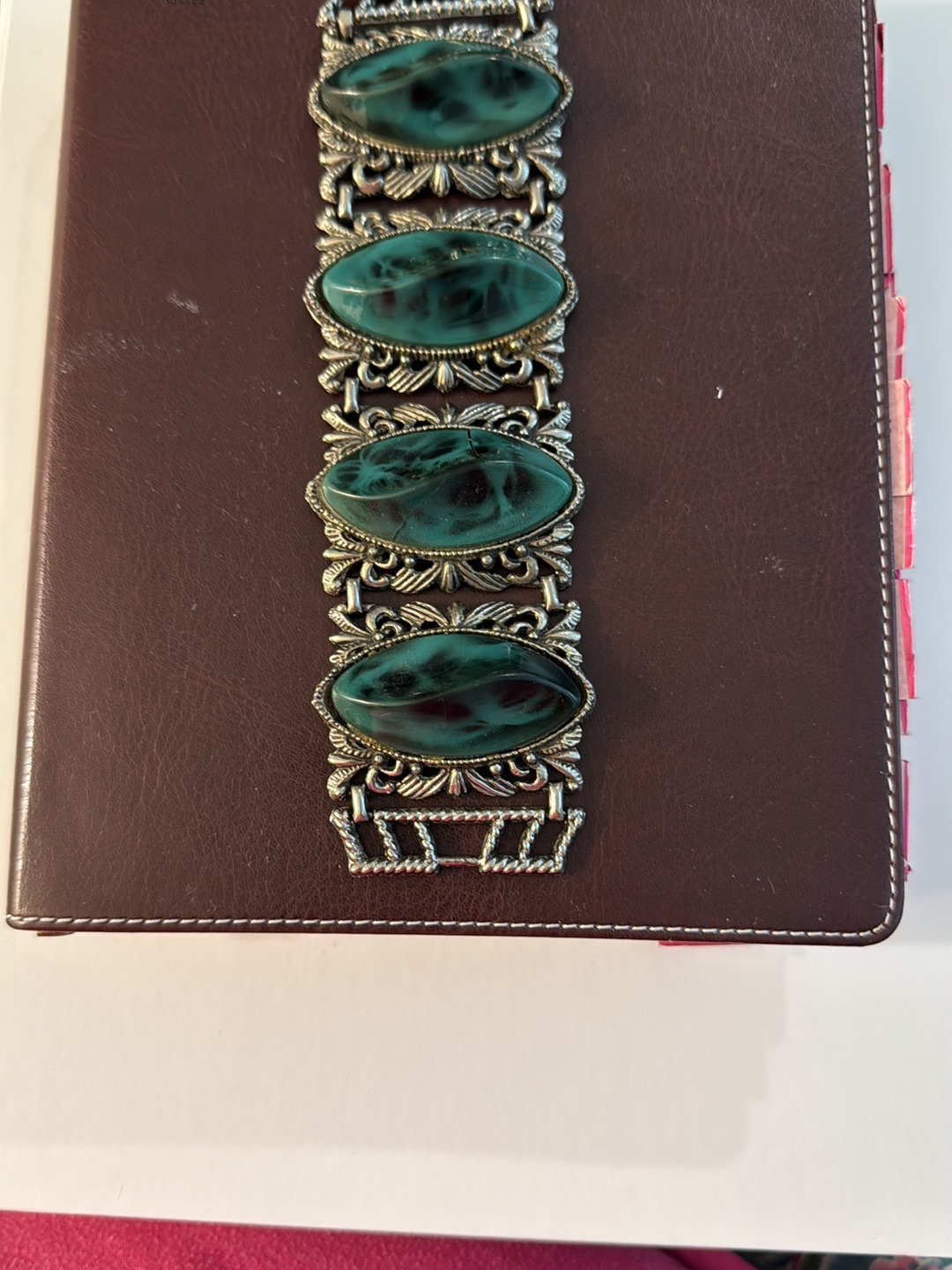 Silver tone bracelet with malachite-like cabochons in Selro style