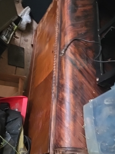 Mahogany cedar-lined hope chest with waterfall design