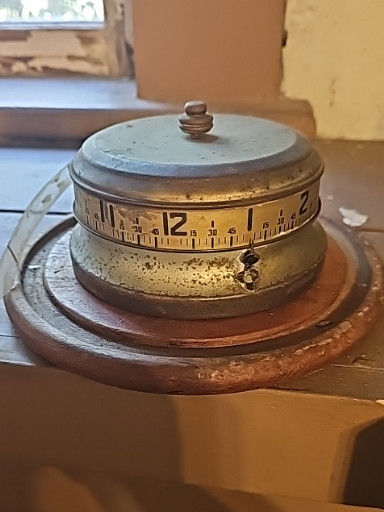 Vintage rotary tape measure desk clock, circa 1930s-1940s