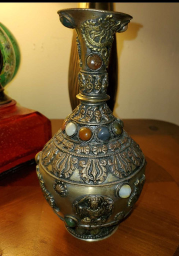 Bronze parcel-gilt vase with gemstone inlays and bird-head spout, Chinese or Tibetan origin
