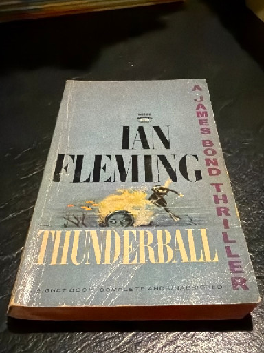Paperback book 'Thunderball' by Ian Fleming, Signet Books edition D2126