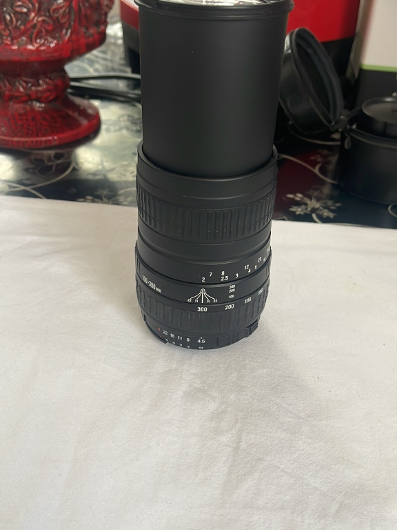 Objectif zoom téléobjectif Sigma 100-300mm f/4.5-6.7 DL pour monture Canon AF