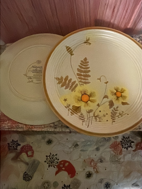 Stoneware serving platter from the 'Fernflower' pattern by Mikasa
