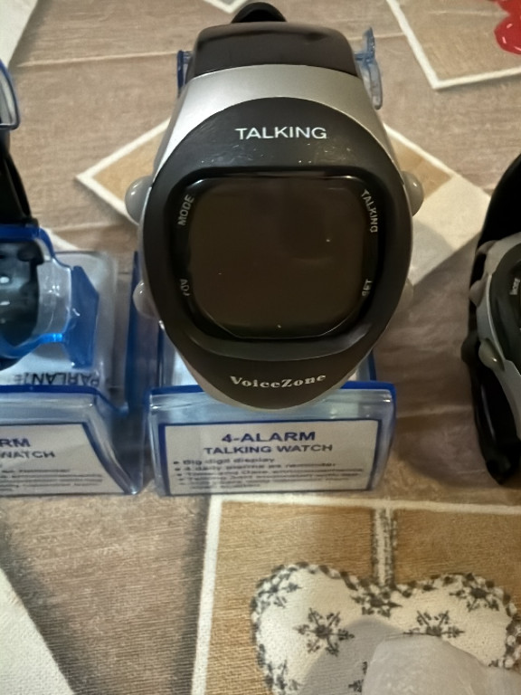 Orologio digitale parlante VoiceZone con 4 allarmi