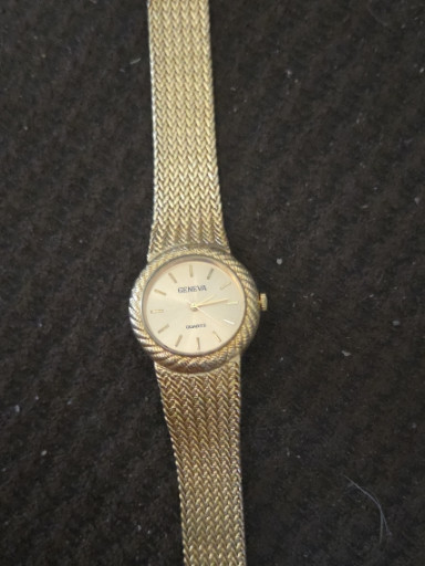 Gold-tone quartz wristwatch by Dugena