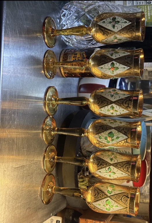 Set of six Venetian Murano hand-blown glass cordial or liqueur glasses with gold gilt and hand-painted enamel floral decoration