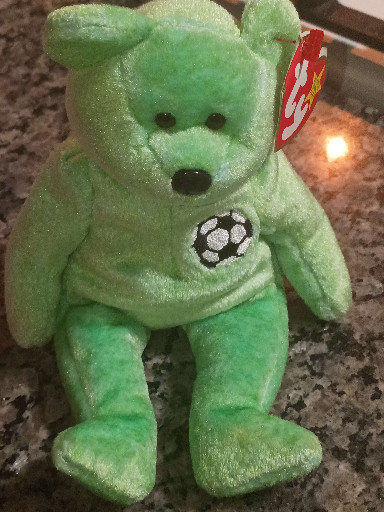Ty Beanie Baby plush toy 'Kicks' the Soccer Bear