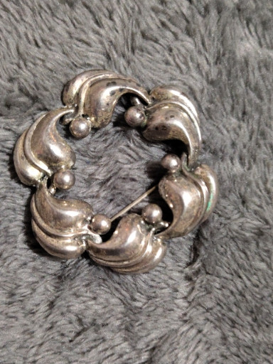 Sterling silver brooch in wreath design by Beau