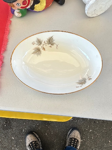 Porcelain oval serving platter from the 'Fantasia' pattern by Noritake