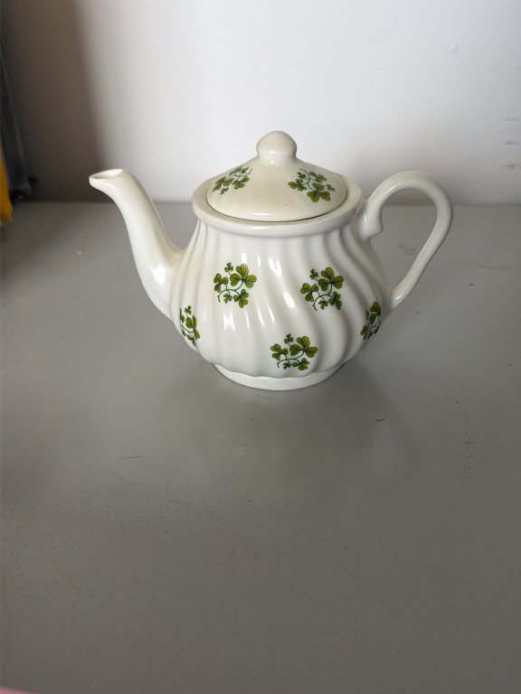 Porcelain teapot with shamrock decoration