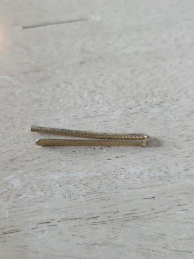 Vintage gold-tone bar pin brooch