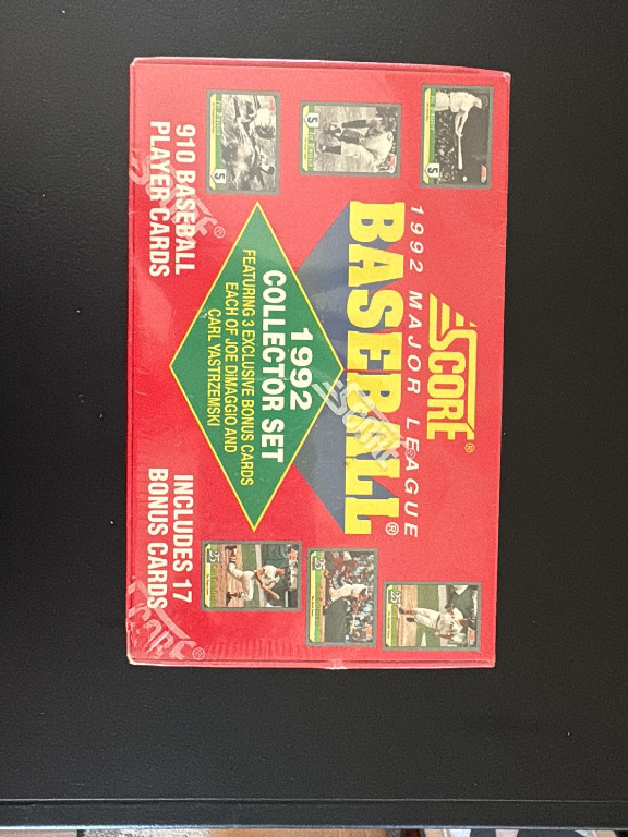Factory-sealed 1992 Score Major League Baseball Collector Set of 910 cards with 17 bonus cards