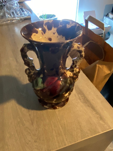 Vase en céramique à glaçure mouchetée avec anses sculptées, style milieu du siècle, possiblement par Jasba Allemagne