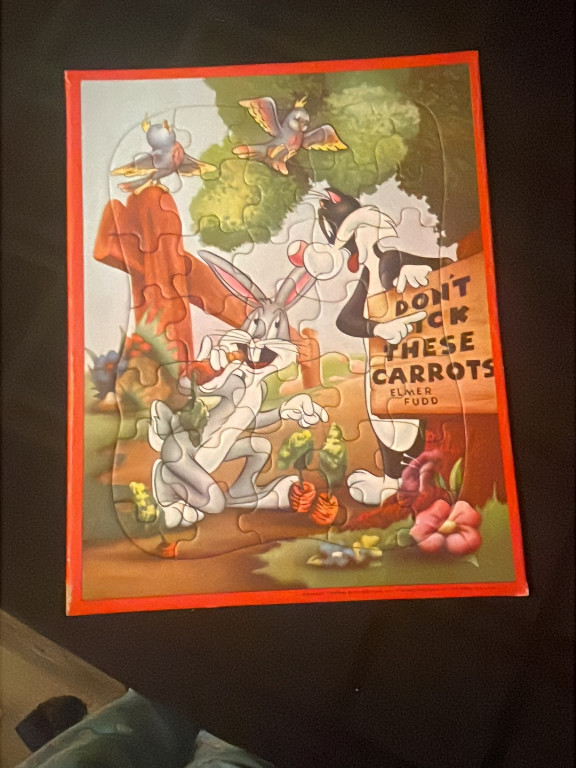 Vintage Bugs Bunny and Sylvester frame tray puzzle by Whitman featuring 'Don't Pick These Carrots'