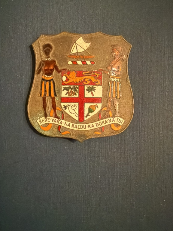 Metal belt buckle featuring the Coat of Arms of Fiji