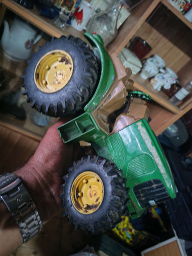Tractor de juguete de metal fundido y plástico 'John Deere' fabricado por ERTL