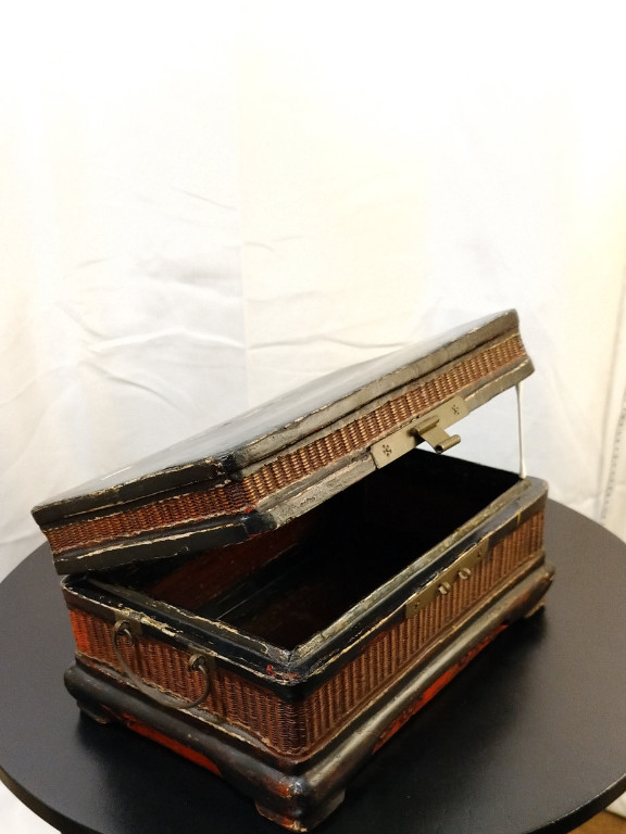 Wooden chest with rattan inlay from the Qing Dynasty