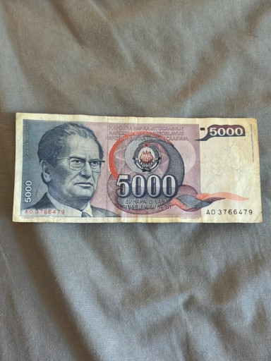 Paper banknote of 5000 Dinara featuring Josip Broz Tito, Socialist Federal Republic of Yugoslavia