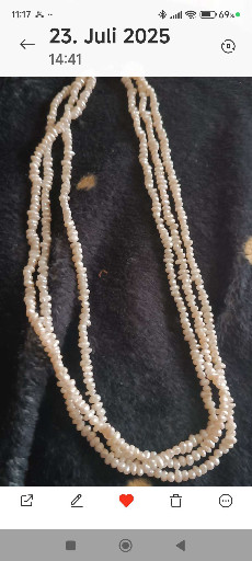 Mehrreihige Perlenkette aus natürlichen Süßwasserperlen