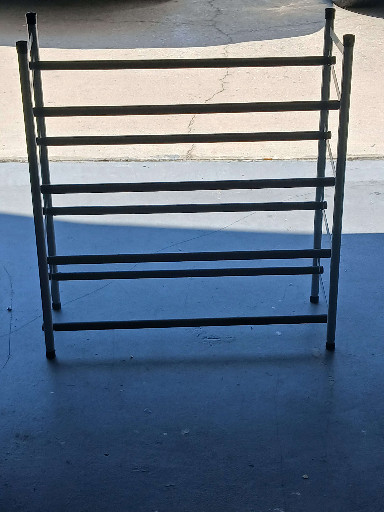 Metal expandable shoe rack