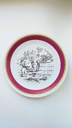 Porcelain plate titled 'Guillaume Tell' by Villeroy & Boch for Mottahedeh