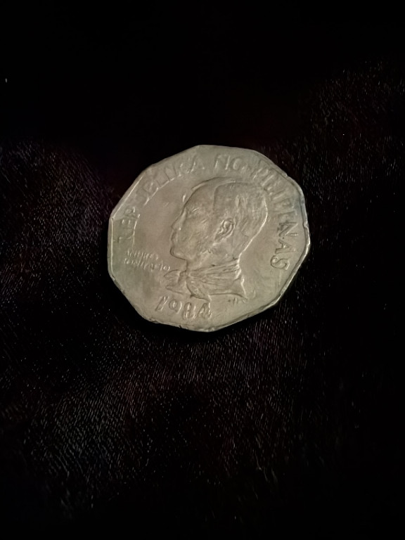 Copper-nickel 2 Piso coin featuring Andres Bonifacio, issued by Republika ng Pilipinas