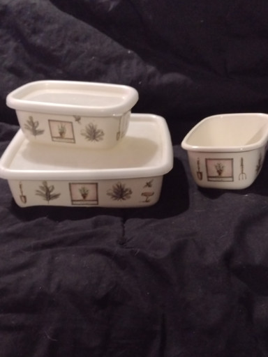 Ceramic refrigerator storage containers from the 'Naturewood' pattern by Pfaltzgraff