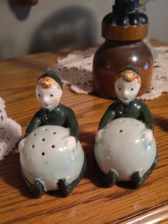Ceramic pixie/elf salt and pepper shakers from Japan