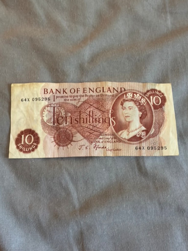 Bank of England 10 Shillings banknote featuring Queen Elizabeth II, signed by J.S. Fforde