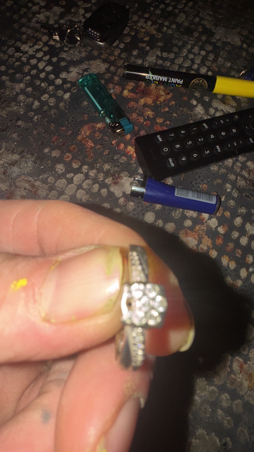 Diamond cluster ring in 14K white gold