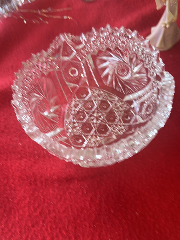 Cut glass crystal bowl in 'Comet in the Stars' pattern by L.E. Smith Glass Company