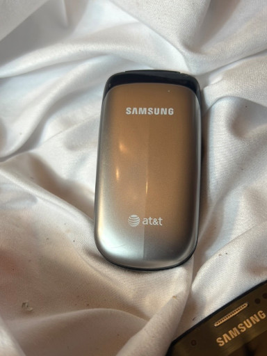 Samsung SGH-A107 flip phone for AT&T