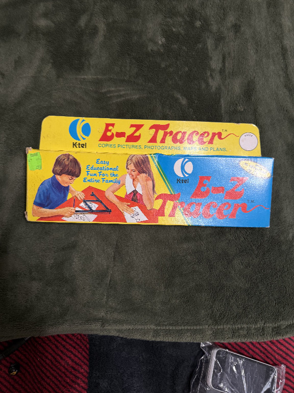 K-tel E-Z Tracer drawing toy