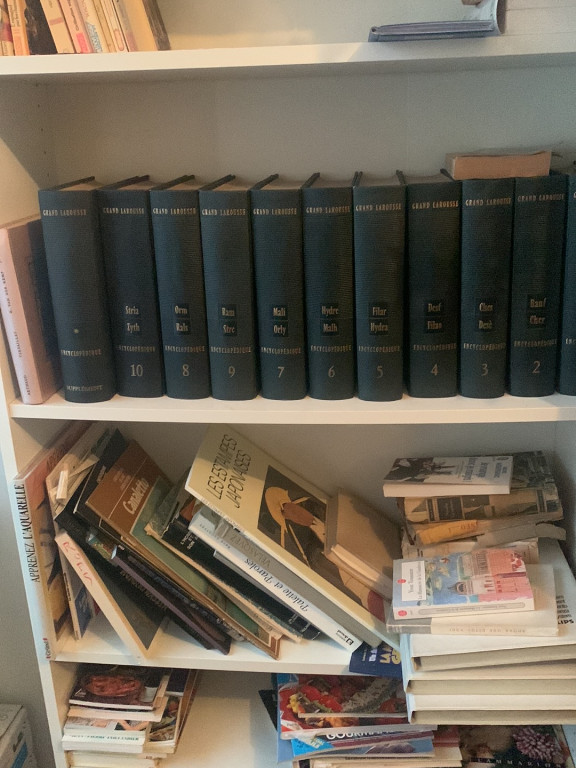 Collection encyclopédique 'Grand Larousse' en plusieurs volumes reliés