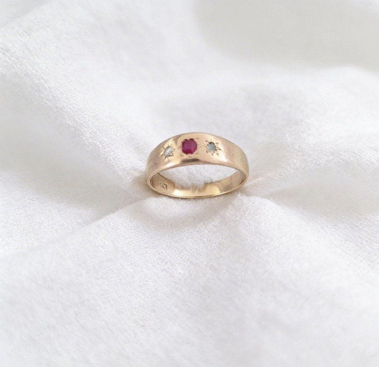 585er Goldring mit Rubin und Diamanten im Gypsy-Stil mit Sternfassung