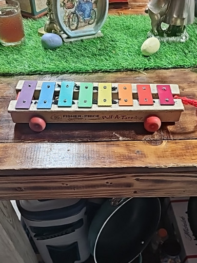 Wooden pull-along xylophone toy 'Pull-A-Tune' #870 by Fisher-Price