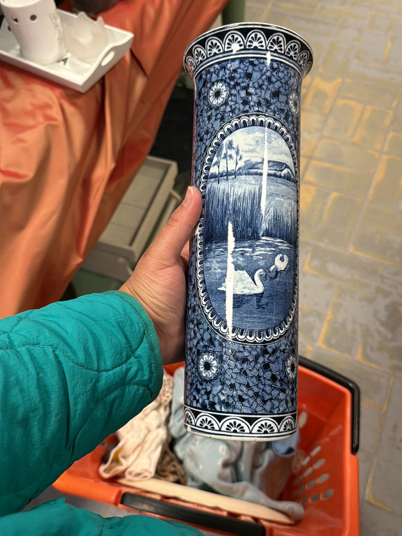 Delft faience cylindrical vase titled 'Zwaan' by Petrus Regout & Co