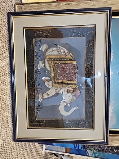 Peinture sur soie encadrée représentant un éléphant décoratif indien avec feuille d'or