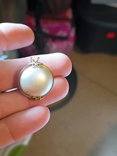14K yellow gold ring with large mabé pearl and diamond accents