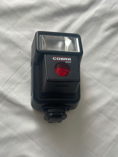 Flash électronique Cobra 700AF pour appareils photo reflex 35mm