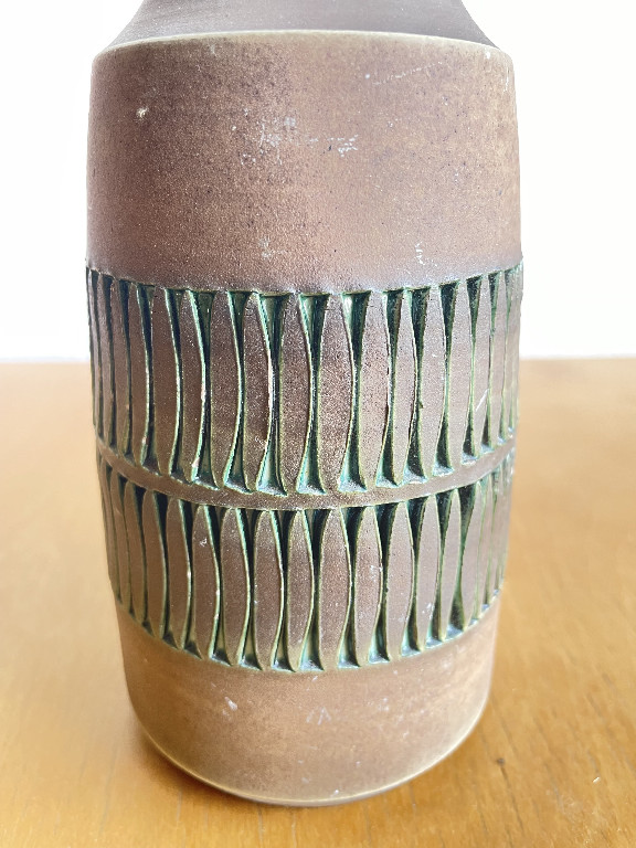 Stoneware ceramic vase by Tomas Anagrius