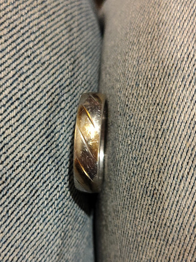 10K or 14K yellow gold vintage wedding band with diagonal etched floral or leaf pattern