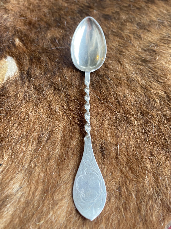 Sterling silver demitasse or salt spoon with twisted stem and engraved floral handle