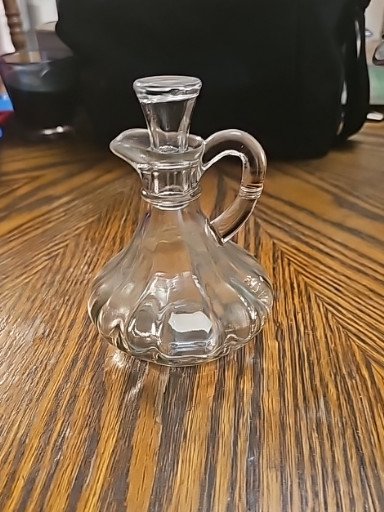 Clear glass cruet with stopper by Anchor Hocking