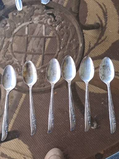 Set of six silverplate teaspoons in 'Lilac Time' pattern by 1881 Rogers (Oneida Ltd)