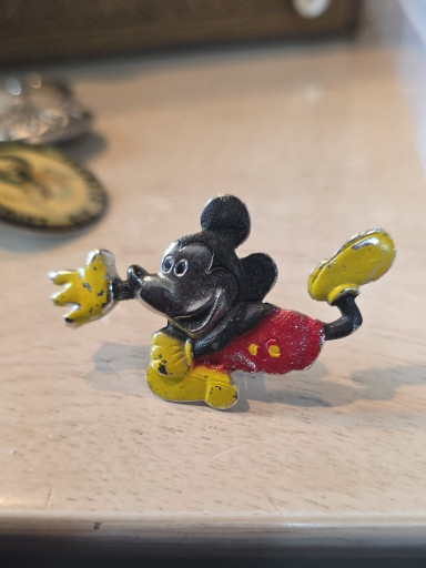 Cast metal Mickey Mouse cufflinks